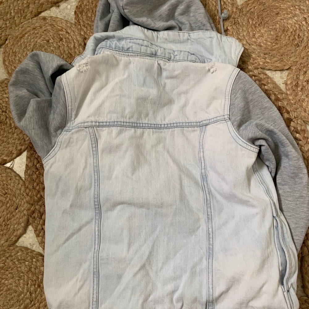 Denim jacket - Picture 2 of 3